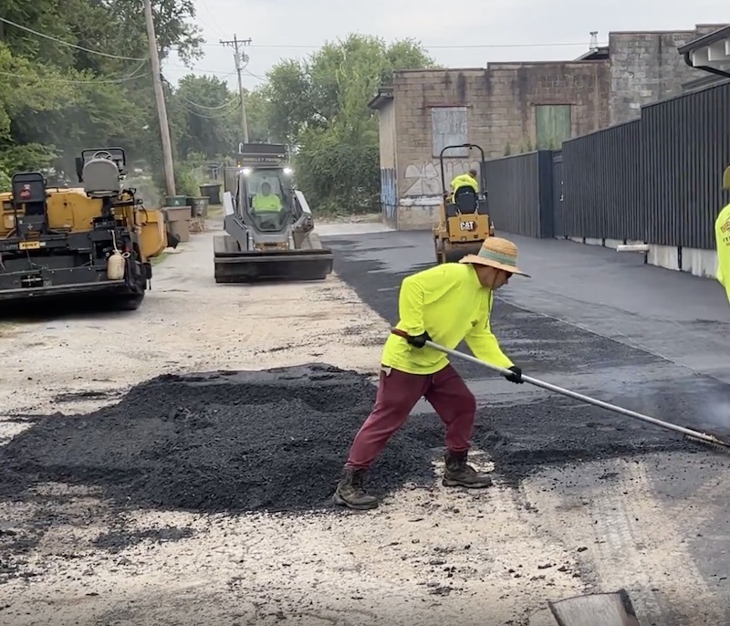 asphalt paving contractors work to determine the Parking Lot Milling and Resurfacing Cost in Nashville.